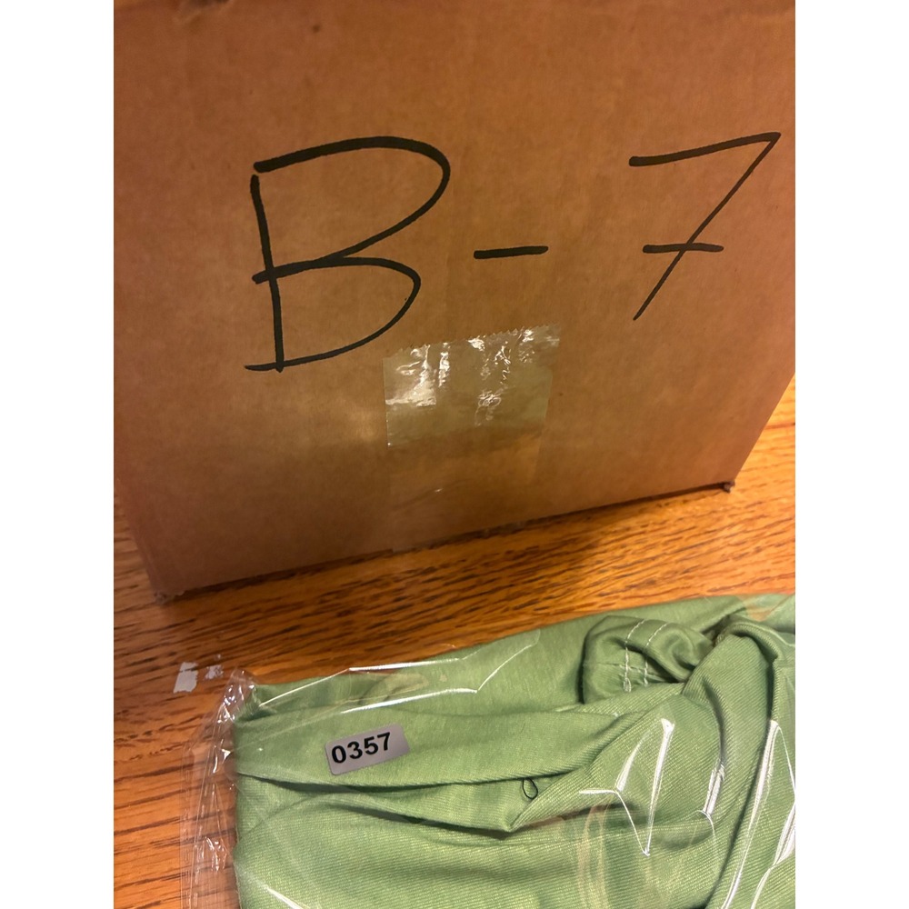 Stephen Colbert The‎ Last Show Graphic T-Shirt Green V-Neck USA Flag Large - Picture 8 of 8